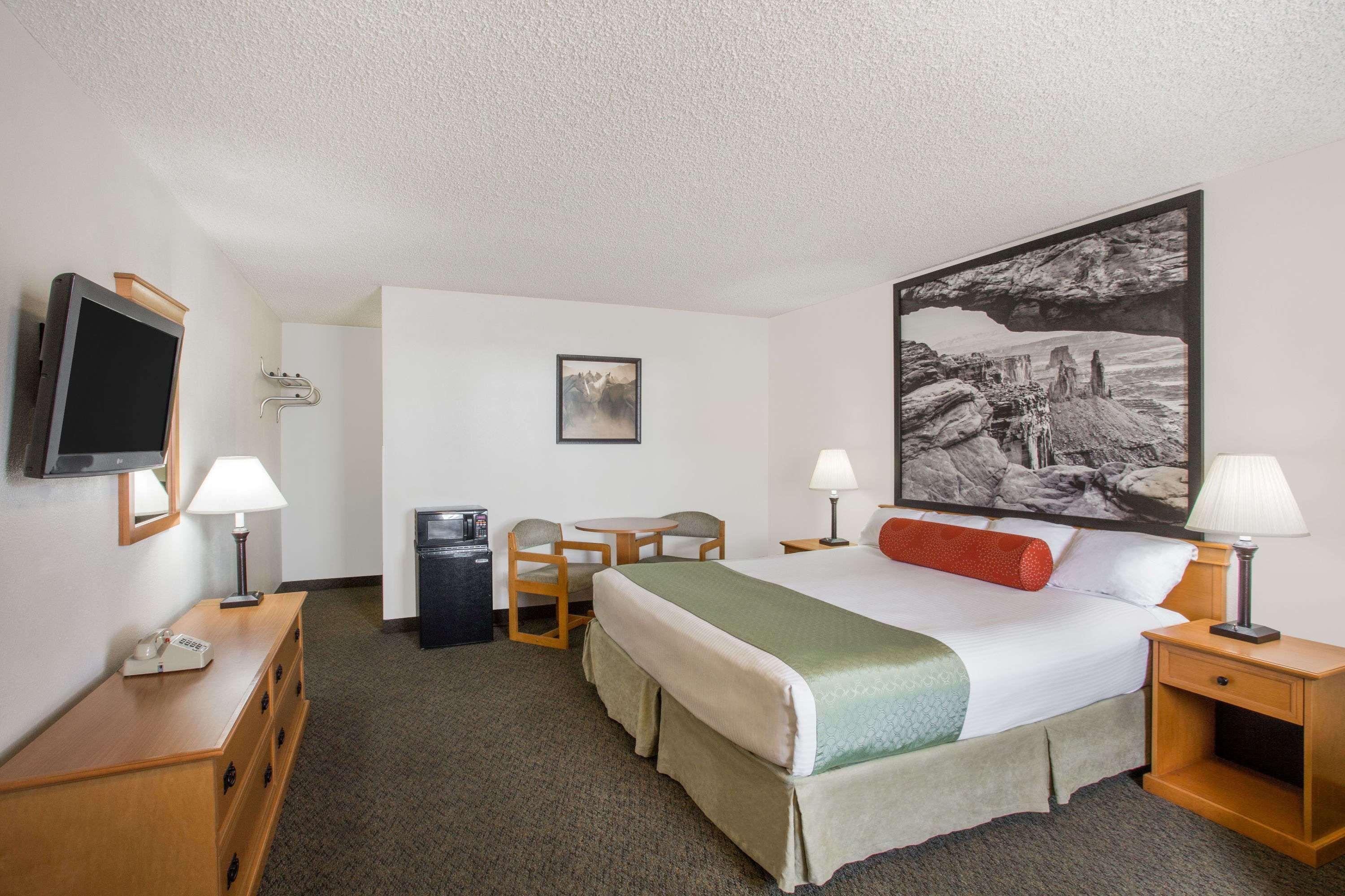 Super 8 By Wyndham Salina/scenic Hills Area 2*