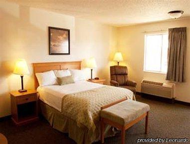 Super 8 By Wyndham Salina/scenic Hills Area Hotel